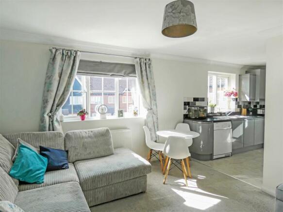 Lounge / Kitchen