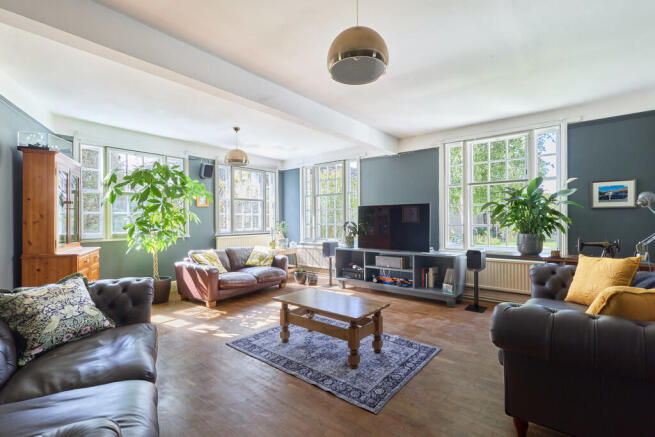 82 High Street, B...