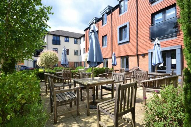 RESIDENTS PATIO