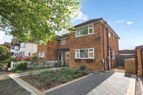 Poplar Avenue, Bedford, MK41 8BL