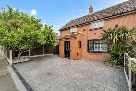 Longford Way, Stanwell, Staines-upon-Thames