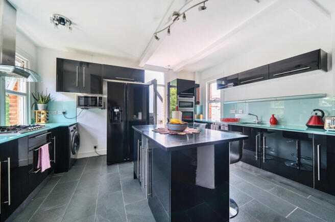 1315035-12-685b90...