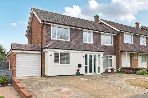 Mead Way, Bromley, Kent, BR2