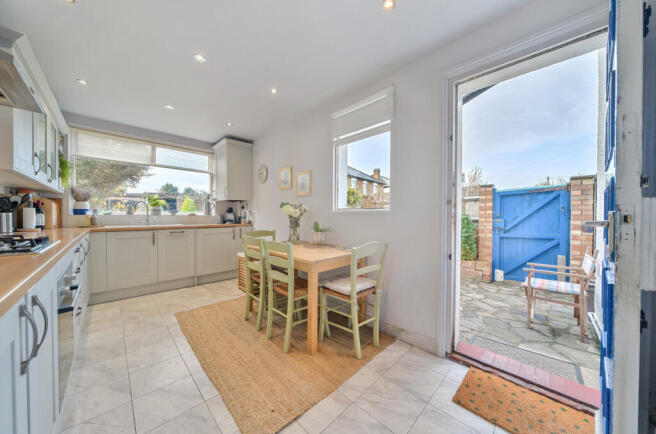 1371877-13-690350...