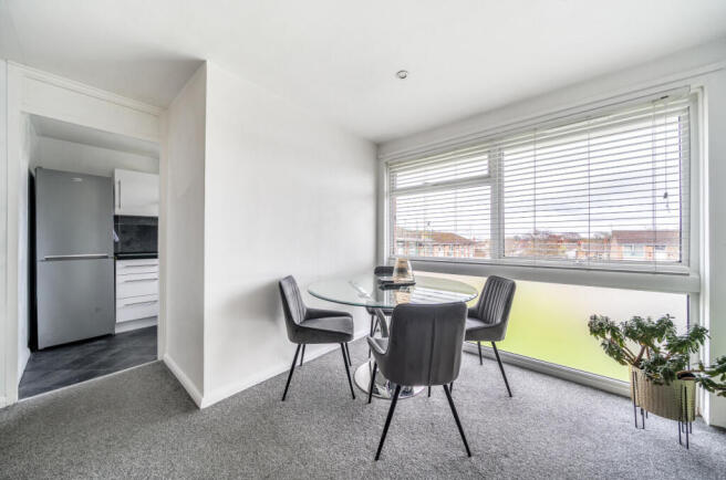 1380467-25-6928b6...