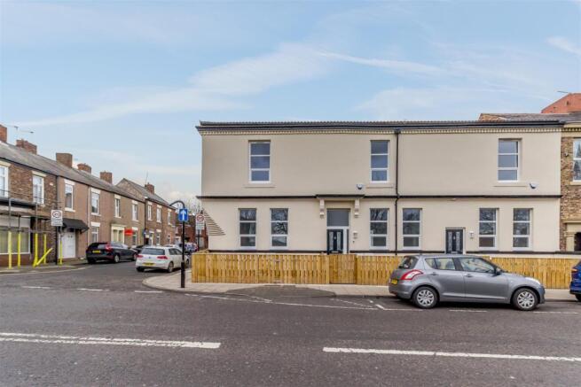 3 bedroom terraced house for sale in Tynemouth Road, North Shields