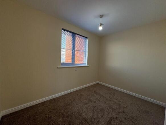 12RA- 2nd bedroom.jpg