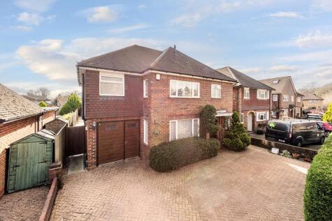 Lane End Drive, Knaphill, Woking, Surrey, GU21