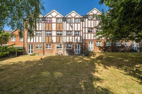 Lorne Gardens, Knaphill, Woking, Surrey, GU21
