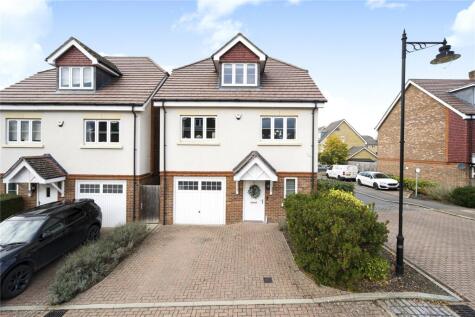 Brookwood Farm Drive, Knaphill, Woking, GU21