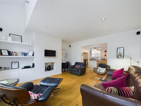 lounge 2.jpg