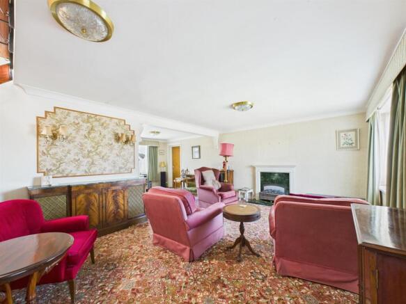 lounge 1.jpg