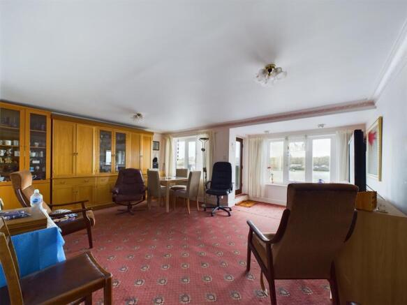 lounge 2.jpg