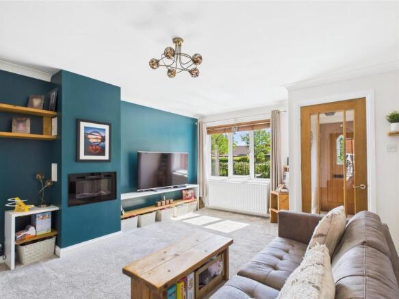 Living room 2.jpg
