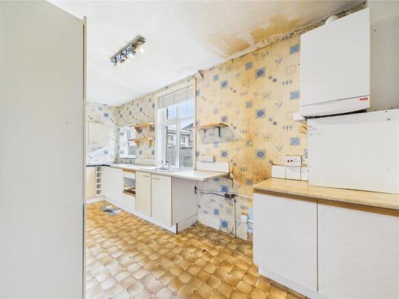 Kitchen 1.jpg