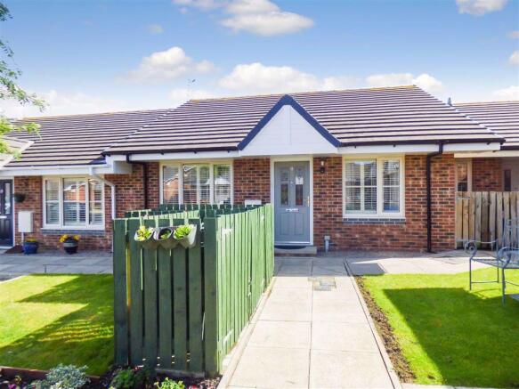 2 bedroom bungalow for sale in Stanton Court, North Shields, NE30