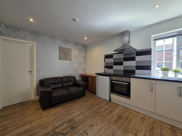 Kitchen/Living Area