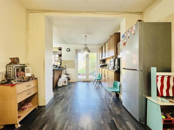 KITCHEN & DINER