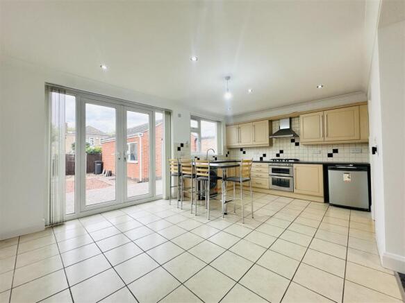 KITCHEN & DINER