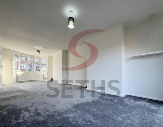 Living Room/Dining Area