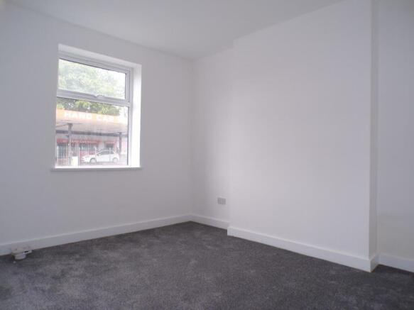 OldhamRd74lnge.JPG