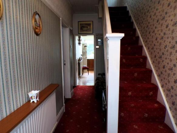 RomanRd88Hallwayy.JPG