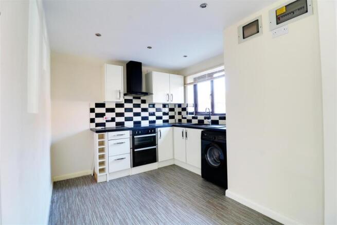 OPEN PLAN BREASKFAST KITCHEN measuring