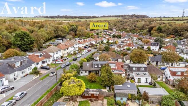 Lomond Avenue, 15_029 LOGO.jpg