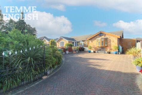 Carlton Road, Wickford, SS11