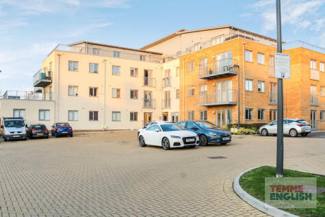 Wickford - 2 bedroom flat for sale
