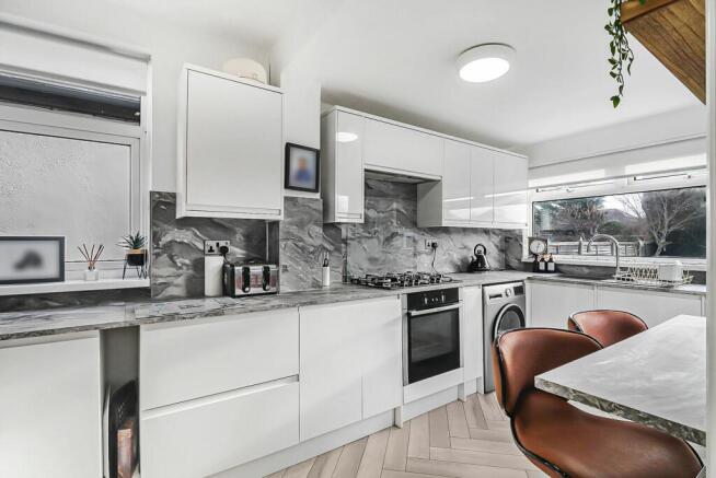 Eat-in Kitchen