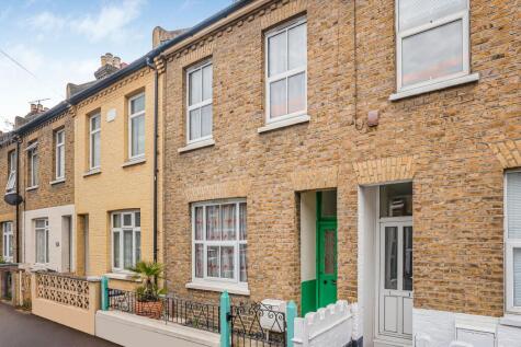 Colchester Road, Southend-On-Sea, SS2