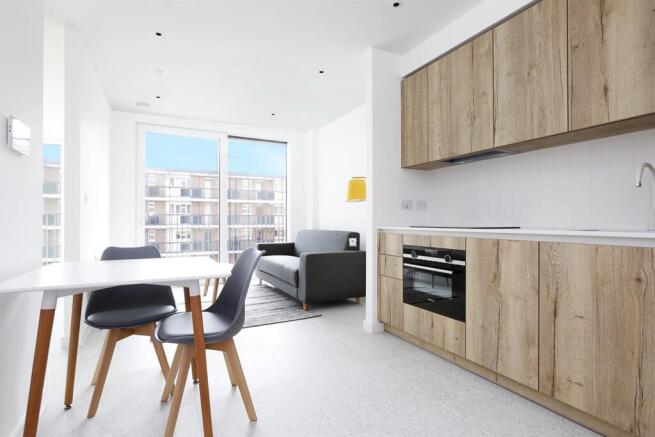 Kitchen to dining ar