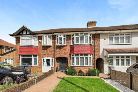 Cheshire Gardens, Chessington, Surrey. KT9