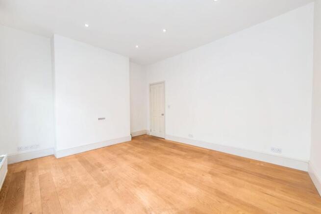 Daniel_Watney20b_Caledonian_road3.jpg