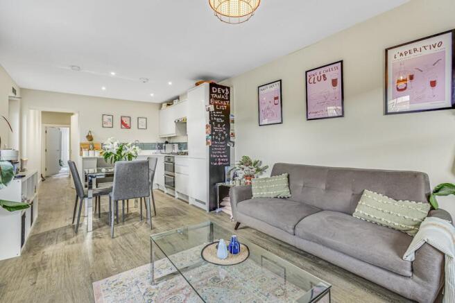 Daniel_Watney121a_Putney_High_Street8.jpg
