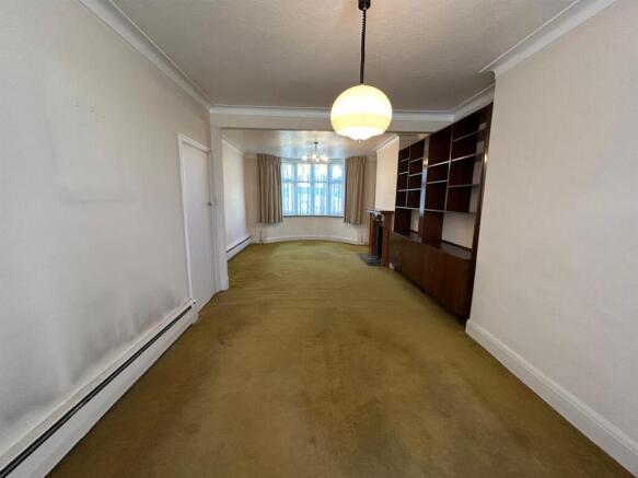 Living Room 1.jpg