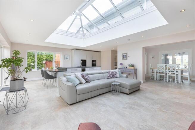 Kitchen/Breakfast/Living Room