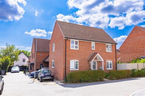 Ainsworth Drive, Felsted, Dunmow, Essex