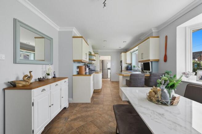 Kitchen/Dining Room