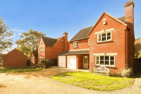 2 Vicarage Close, Cashes Green, Stroud