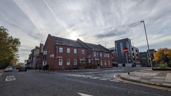 Beaumont St frontage