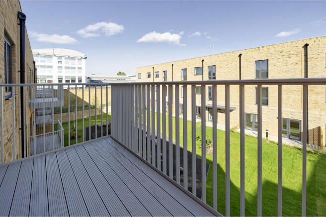 flat 12 iris hse-...