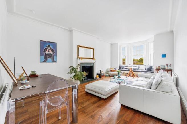 38 Esmond Gardens-3.jpg