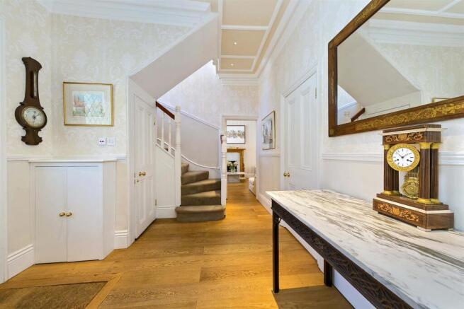 8 Blenheim Road-Hall - LR.jpg