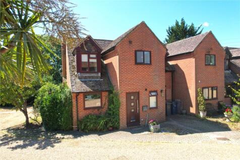 Radford Close, Farnham, Surrey, GU9