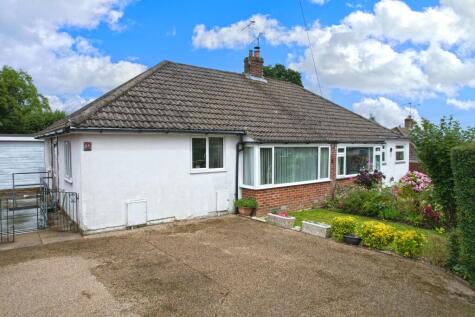 Woodside Road, Farnham, Surrey, GU9