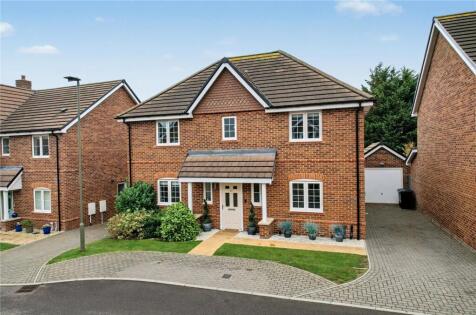 Carpenters Way, Badshot Lea, Farnham, Surrey, GU9