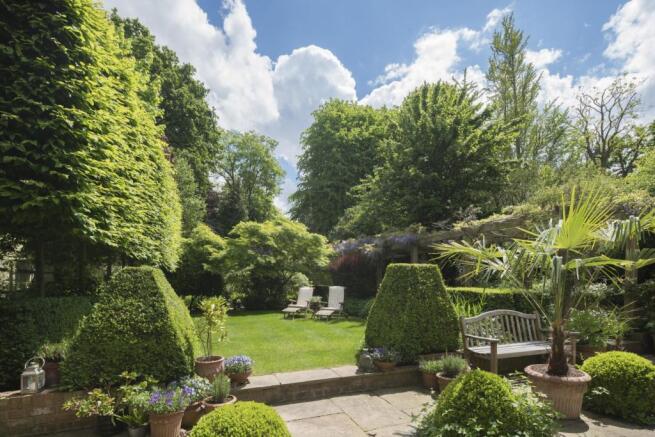 8 bedroom detached house for sale in Stormont Road, Kenwood, N6
