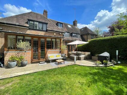 Raeburn Close, Hampstead Garden Suburb